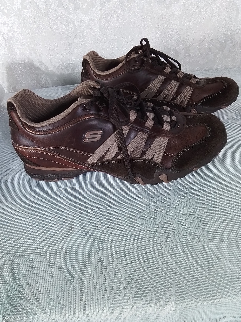 Skechers Women's Brown Leather Lace-Up Casual Sneakers Size 7.5